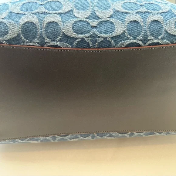 Coach Field Tote in Signature Denim - Picture 10 of 12